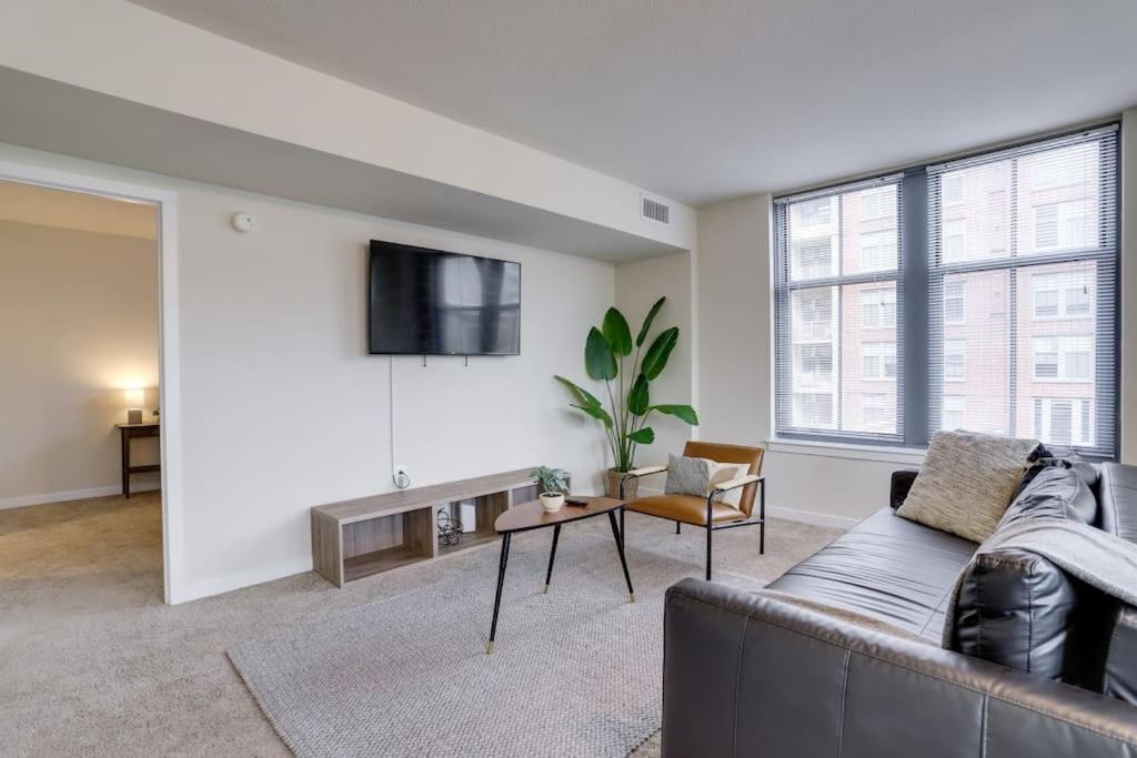 Fantastic 2 Bedroom Condo At Pentagon City Арлингтон Экстерьер фото