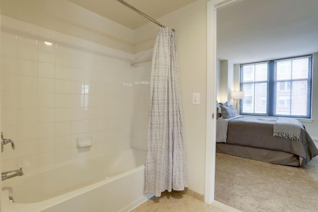 Fantastic 2 Bedroom Condo At Pentagon City Арлингтон Экстерьер фото
