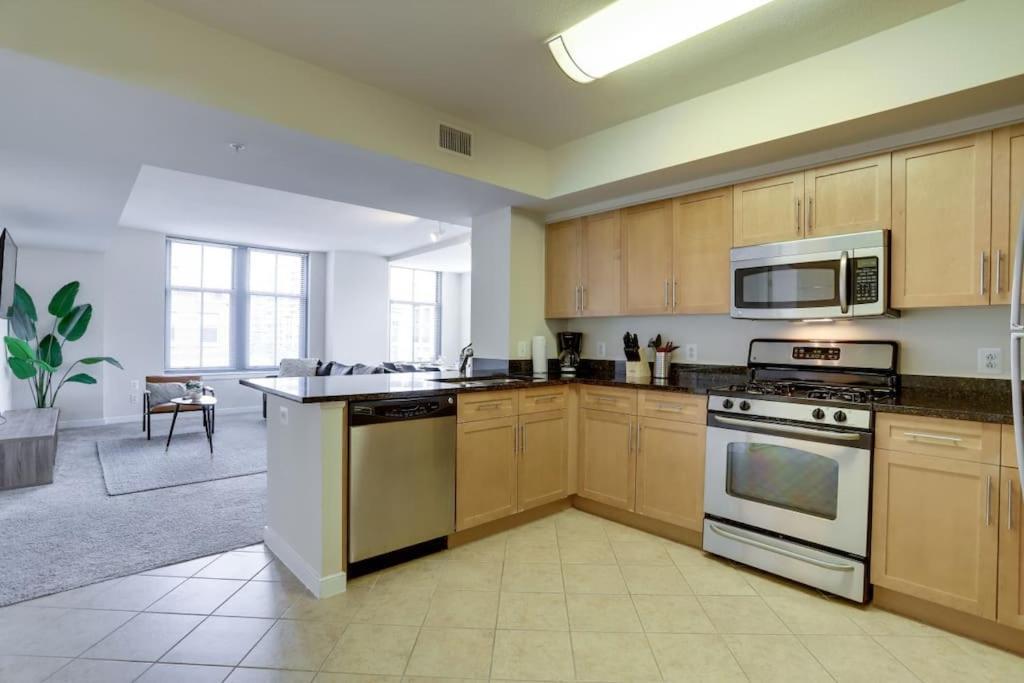 Fantastic 2 Bedroom Condo At Pentagon City Арлингтон Экстерьер фото
