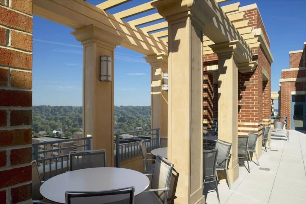 Fantastic 2 Bedroom Condo At Pentagon City Арлингтон Экстерьер фото